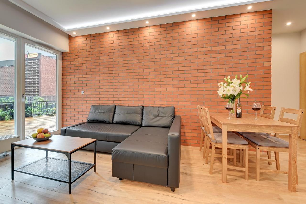 Central Apartment - Free Private Parking, Gdansk